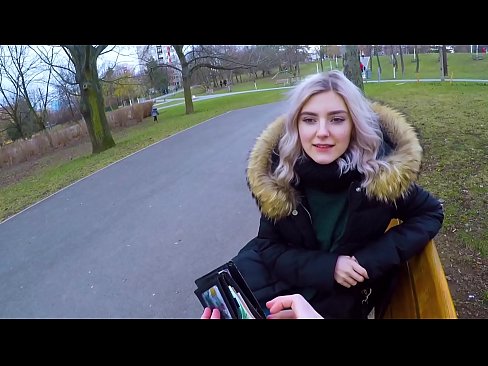 ❤️ Shlogtar cum te strainséir ar airgead - blowjob sa pháirc le Eva Elfie ☑ Gnéas ardchaighdeáin linn ❌❤